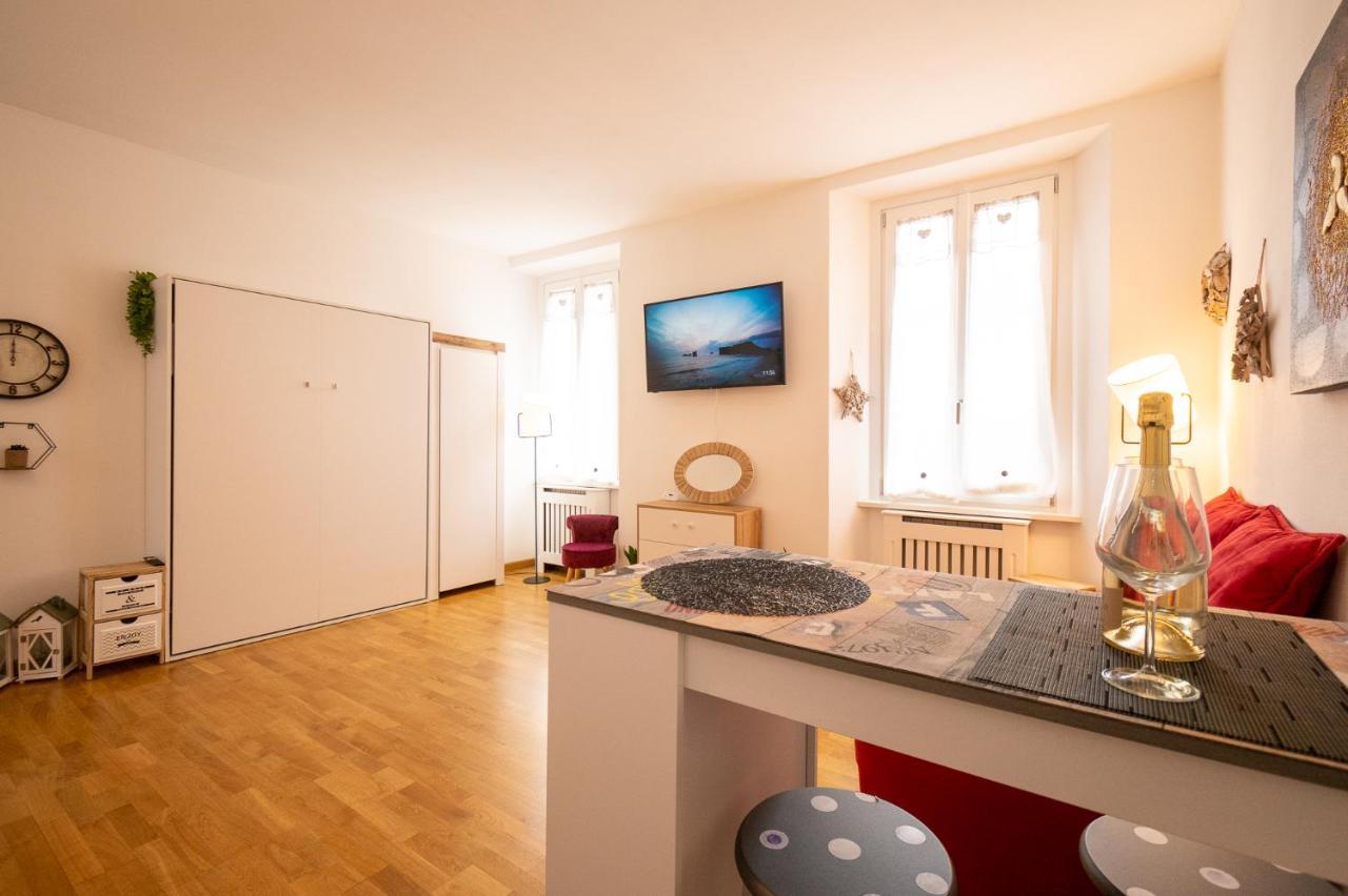 Portatorre Suite, A Charming Apartment In The Heart Of Como, Free Private Parking, Air Conditioning & More! 외부 사진