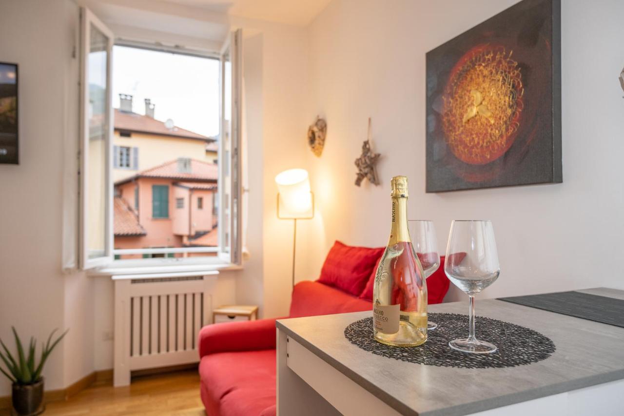 Portatorre Suite, A Charming Apartment In The Heart Of Como, Free Private Parking, Air Conditioning & More! 외부 사진