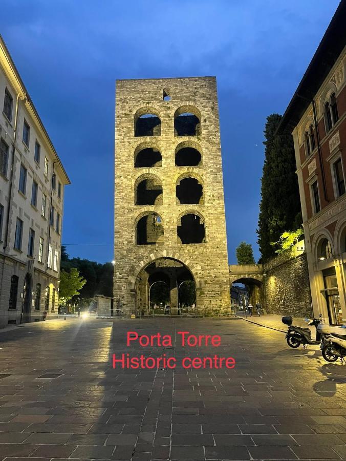 Portatorre Suite, A Charming Apartment In The Heart Of Como, Free Private Parking, Air Conditioning & More! 외부 사진