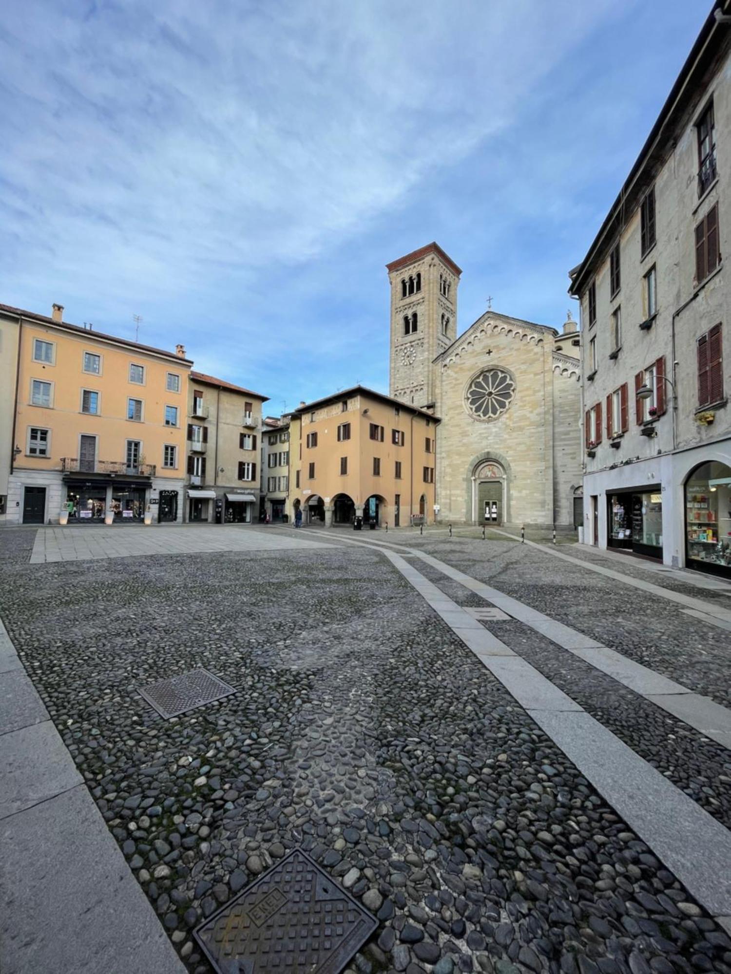 Portatorre Suite, A Charming Apartment In The Heart Of Como, Free Private Parking, Air Conditioning & More! 외부 사진