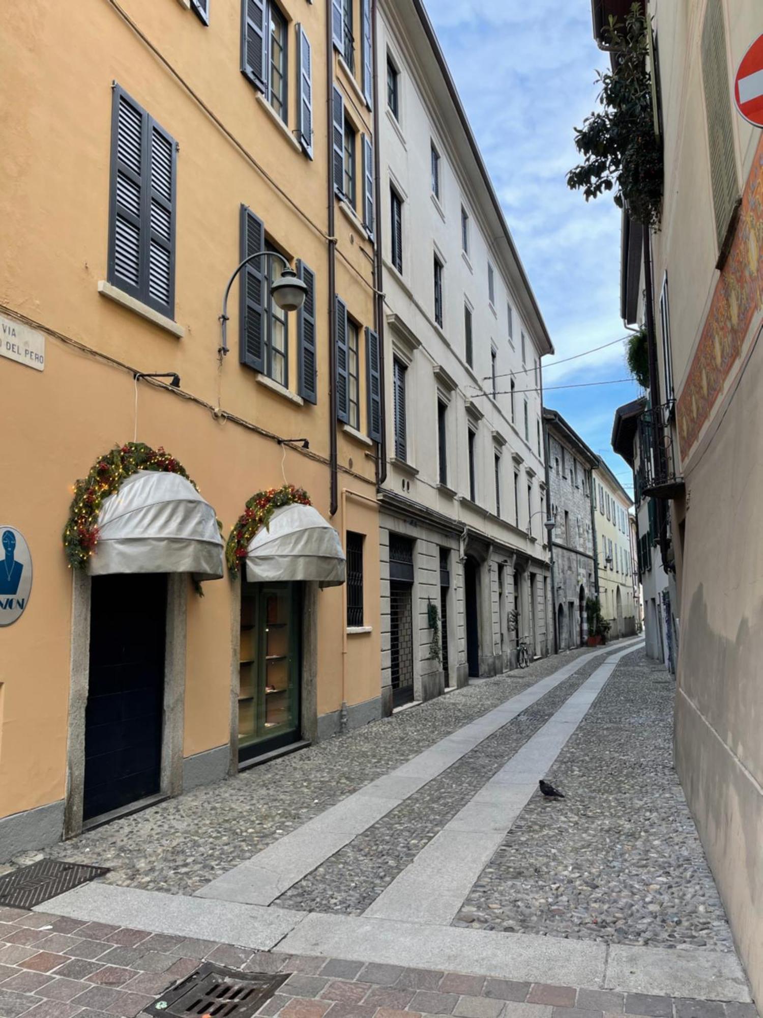 Portatorre Suite, A Charming Apartment In The Heart Of Como, Free Private Parking, Air Conditioning & More! 외부 사진