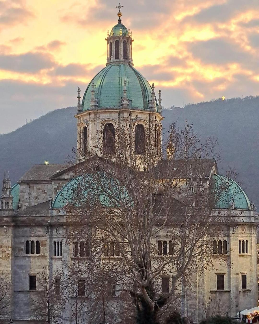 Portatorre Suite, A Charming Apartment In The Heart Of Como, Free Private Parking, Air Conditioning & More! 외부 사진